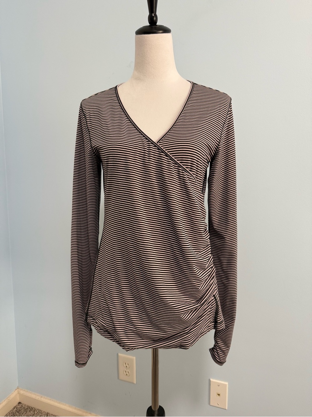 Lululemon Sunset Salutation Long Sleeve Wrap Top‎ Size 12
